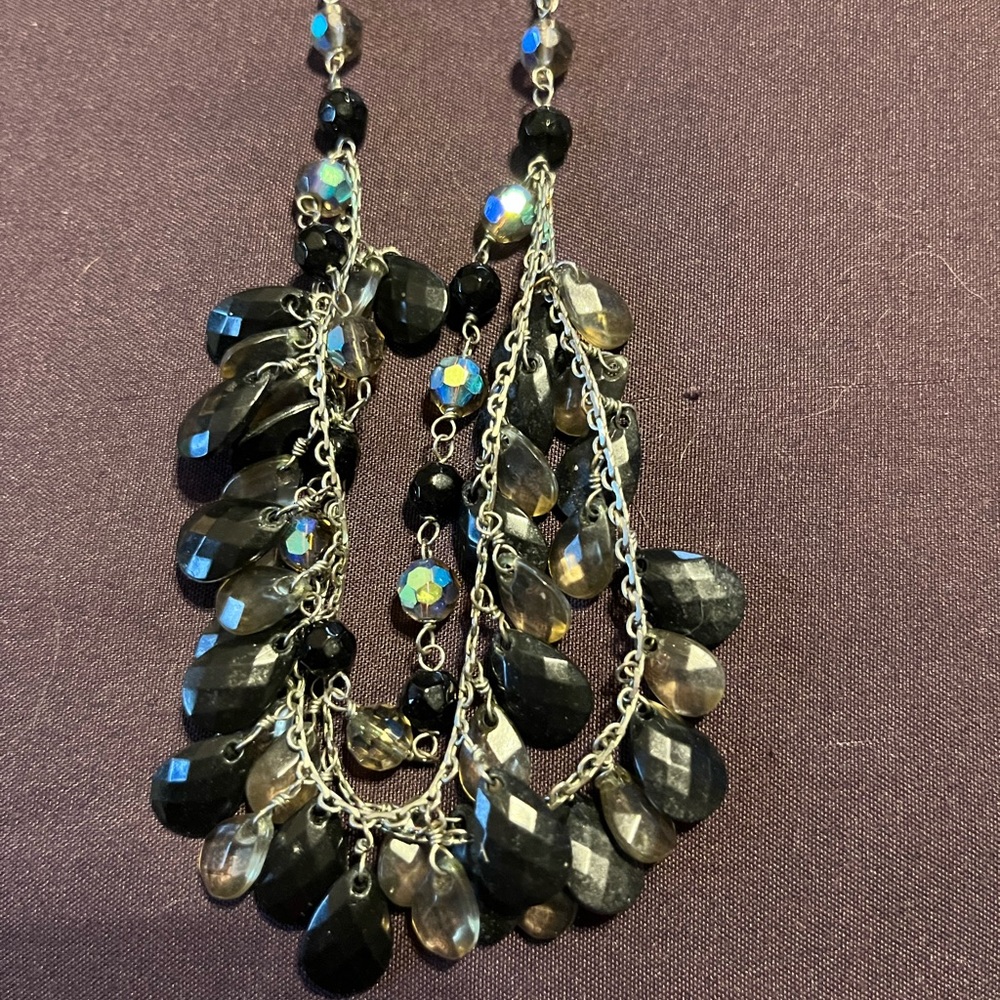 Beautiful sparkly 3 strand black drop tears necklace